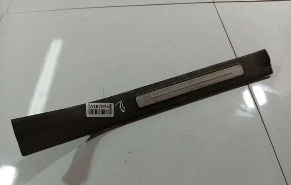 Mercedes-Benz B W245 Rear sill trim cover A1696800774