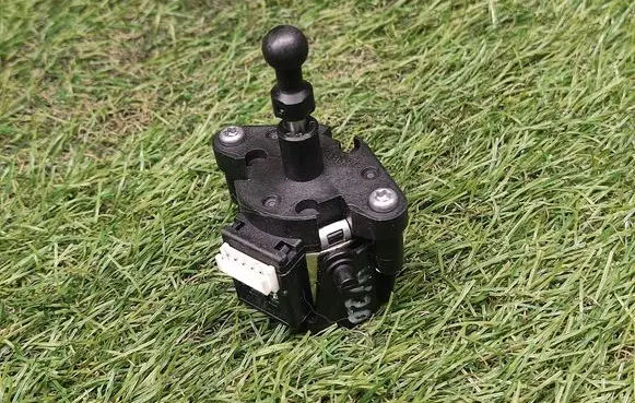 Mercedes-Benz C W204 Headlight level adjustment motor 1307220053