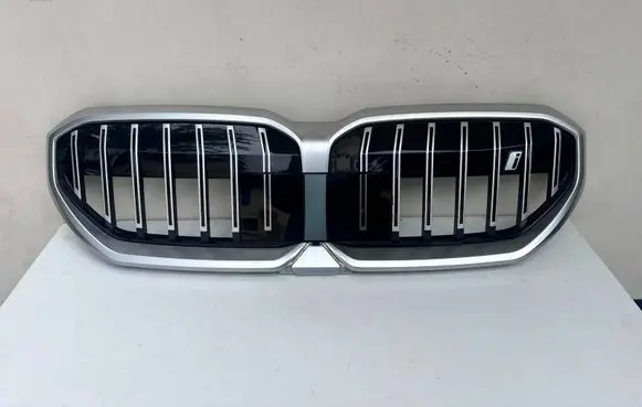 BMW 5 G60 G61 Front grill 5A017A9