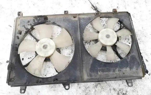 Mitsubishi Grandis Radiator cooling fan shroud