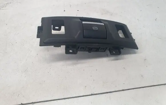 Hyundai i30 Hand parking brake switch 7672F2D