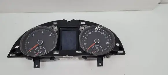 Volkswagen PASSAT B6 Speedometer (instrument cluster) 3C0920960R