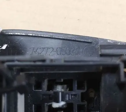 Toyota Avensis T250 Electric window control switch 7427205020