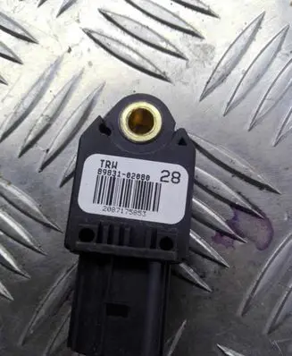 Toyota Auris 150 Airbag deployment crash/impact sensor 8983102080 2087175853