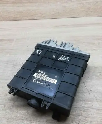 Volkswagen Golf III Engine control unit/module ECU 1h0907311f 0261200760