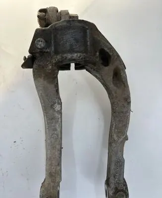 Volvo V60 Lower shock absorber bracket 31476123