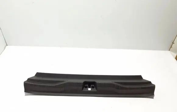 Trunk/boot sill cover protection