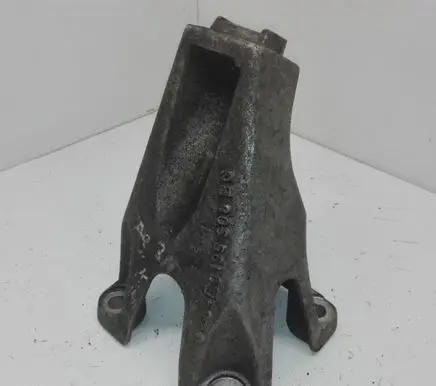 Audi A8 S8 D3 4E Engine mounting bracket 4E0199308BG