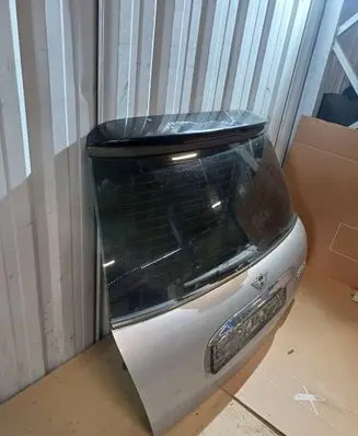 Mini One - Cooper R50 - 53 Tailgate/trunk/boot lid
