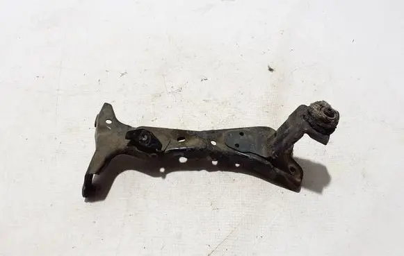 Audi A3 S3 8V Fender mounting bracket 8V0821168