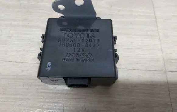 Toyota Corolla E140 E150 Door control unit/module 89769-12010