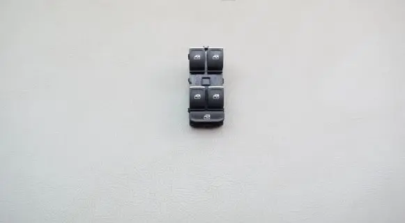 Volkswagen Tiguan Electric window control switch 5Q0959857E