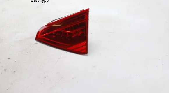 Tailgate rear/tail lights