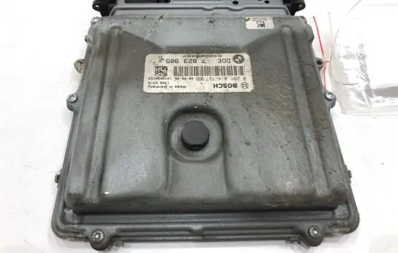 BMW 7 F01 F02 F03 F04 Engine control unit/module ECU 7823905