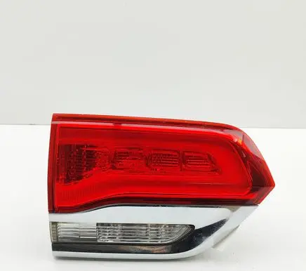 Jeep Grand Cherokee (WK) Tailgate rear/tail lights P68110047AC 68110047AC