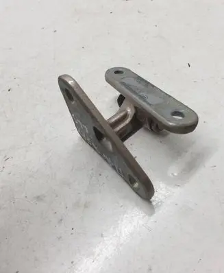 Mercedes-Benz CLS C219 Front door upper hinge