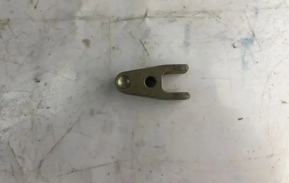 Jeep Grand Cherokee (WK) Fuel Injector clamp holder