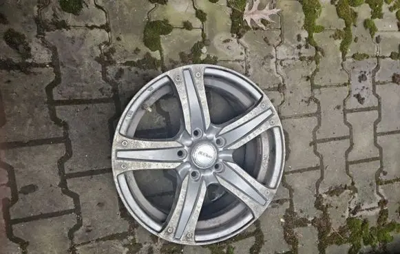 R16 alloy rim