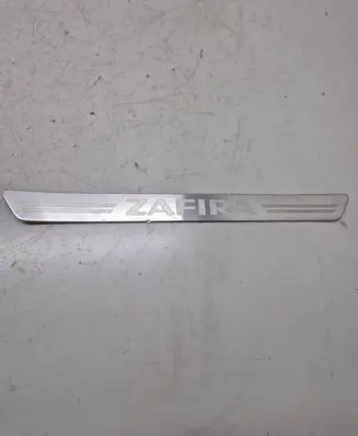 Opel Zafira B Front sill trim cover 13181976