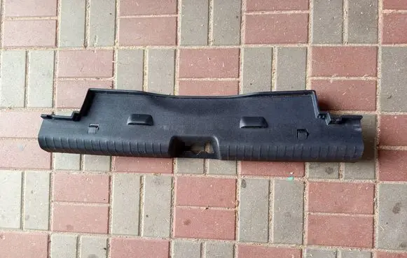 Trunk/boot sill cover protection