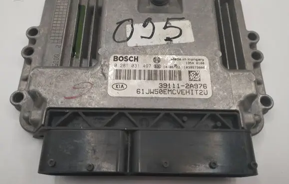 KIA Ceed Engine control unit/module 0281031497 391112A976 1039S73886