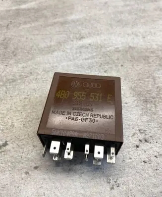 Volkswagen PASSAT B5.5 Other relay 4b0955531e