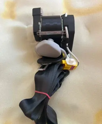 Volkswagen Caddy Front seatbelt 2K5857805A 46161382 20862981