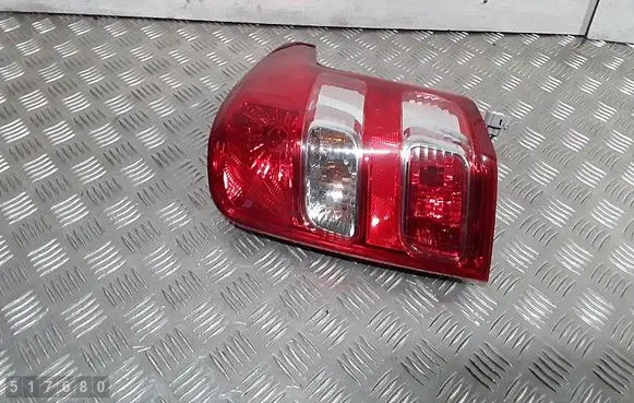 Mitsubishi L200 Rear/tail lights 8330a946