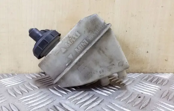 Renault Clio II Brake fluid reservoir 7700417649C