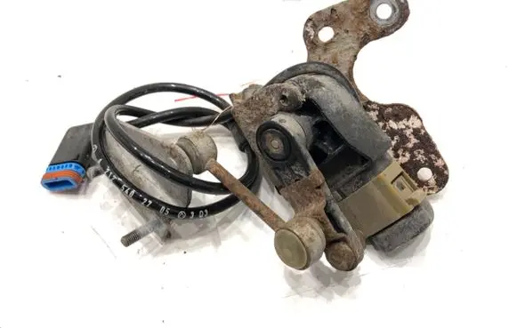 Headlight/headlamp level sensor