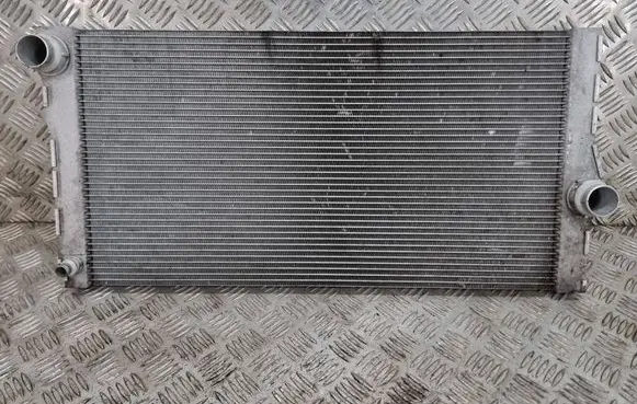 BMW 6 F12 F13 Coolant radiator 8509176