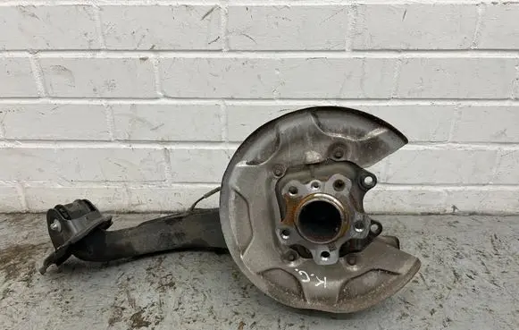 BMW 2 Active Tourer U06 Rear wheel hub