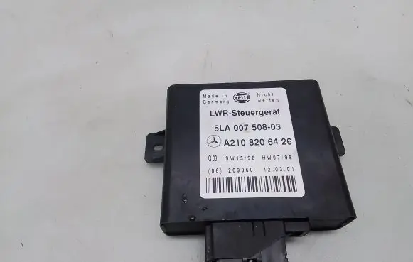 Mercedes-Benz E W210 Light module LCM A2108206426
