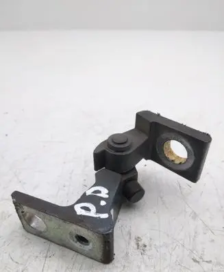 Skoda Octavia Mk3 (5E) Front door lower hinge 