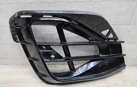 Volkswagen Tiguan Front bumper lower grill 5NA853665K