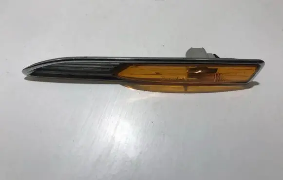 Ford Mondeo MK IV Front fender indicator light 7s7113k354ad 7s71-13k354-ad