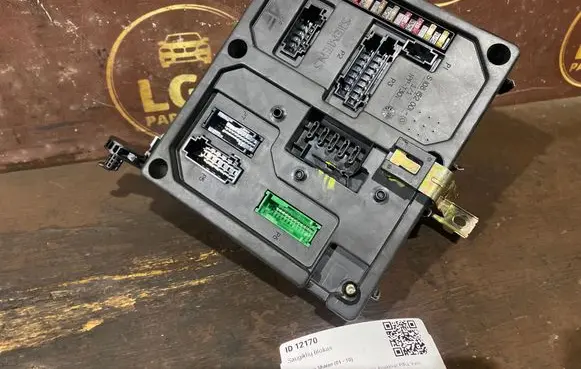 Volkswagen Sharan Fuse module 7M3962258