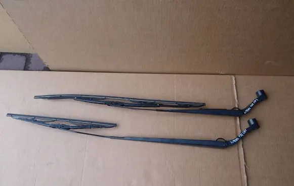 Nissan X-Trail T32 Front wiper blade arm