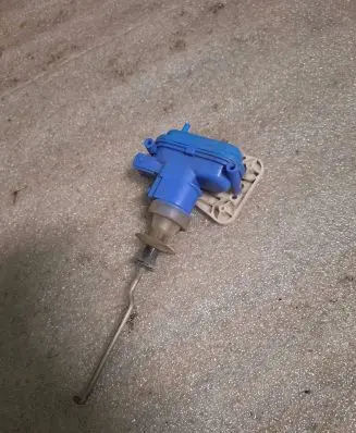 Audi 80 90 S2 B4 Central locking vacuum pump 