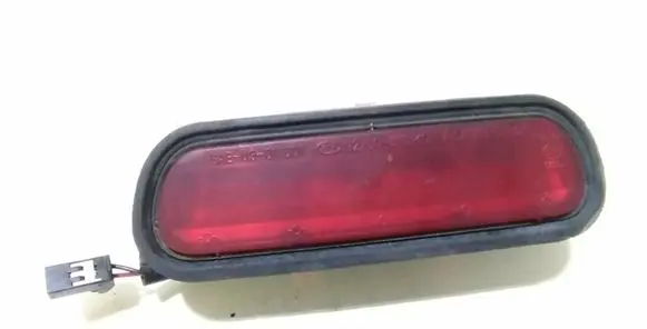 KIA Sorento Third/center stoplight 927003E0