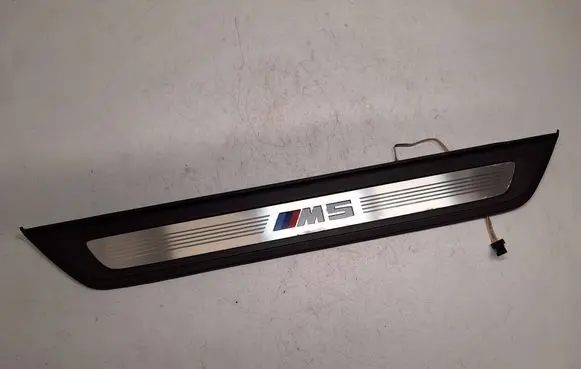 BMW M5 F90 Front sill trim cover 51478061069
