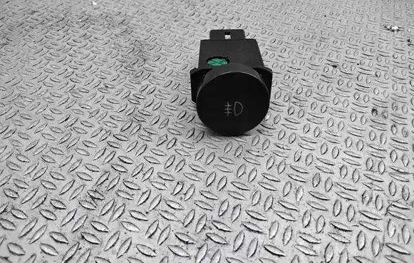Fog light switch