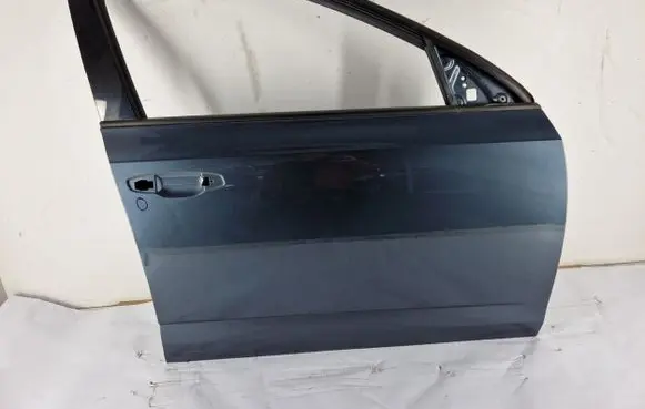 Skoda Octavia Mk3 (5E) Front door 