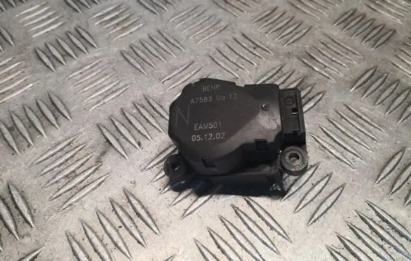 Mercedes-Benz S W220 Intake manifold valve actuator/motor A2208201042 2208201042