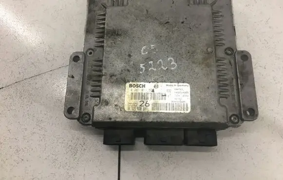Nissan Almera N16 Engine control unit/module 9652183880 0281011524