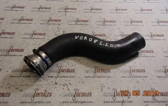 Toyota Corolla Verso AR10 Intercooler hose/pipe