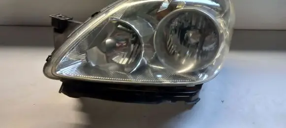 Honda CR-V Headlight/headlamp