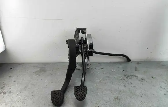 BMW 3 E92 E93 Clutch pedal 35006878301 35006762250 6878301