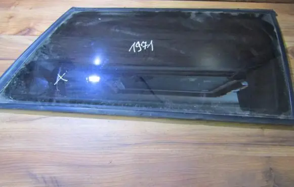 Volkswagen PASSAT B5 Rear side window