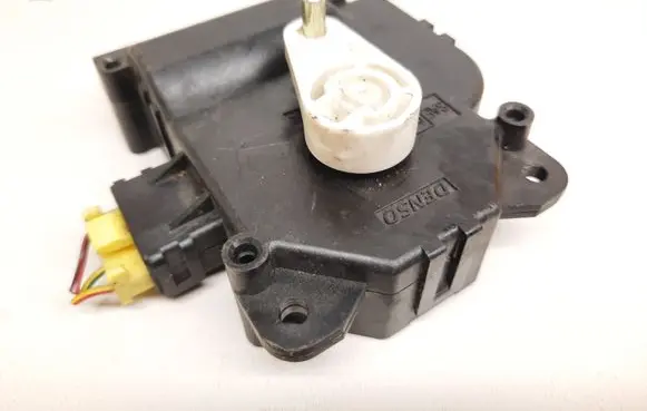 Suzuki Liana Air flap motor/actuator 113800235